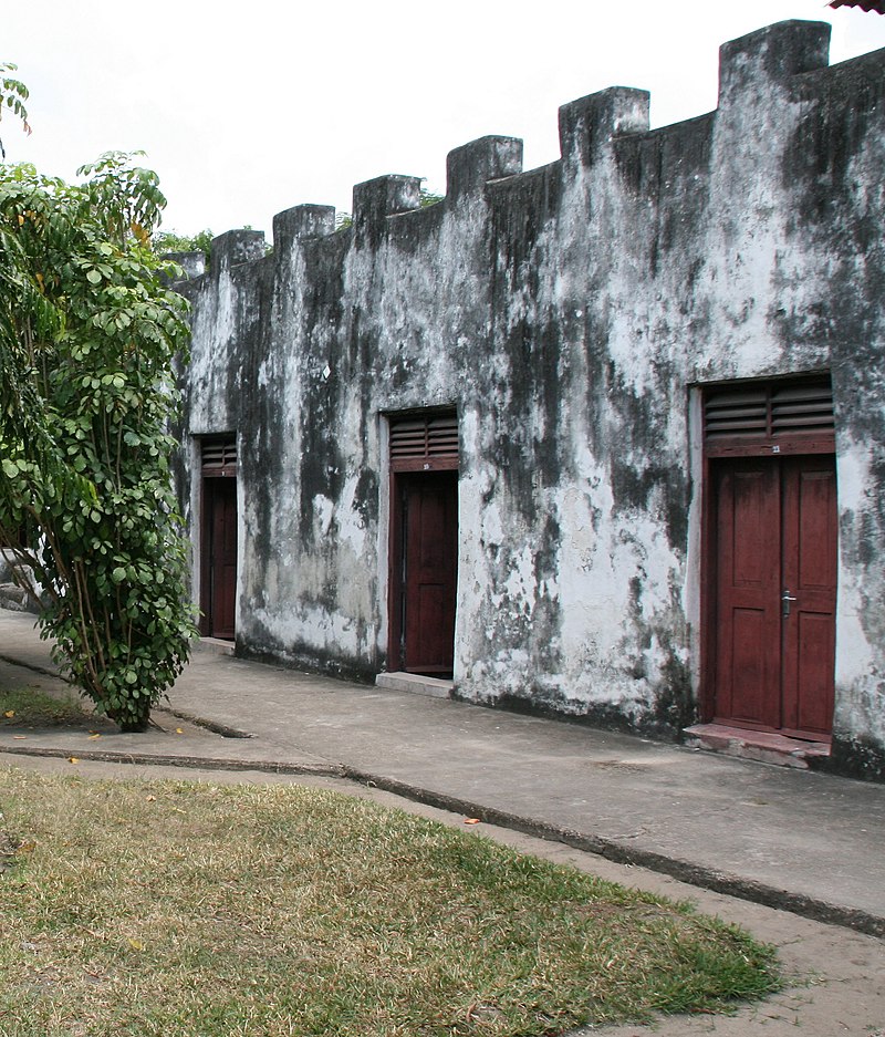 Bagamoyo_ruins_2007