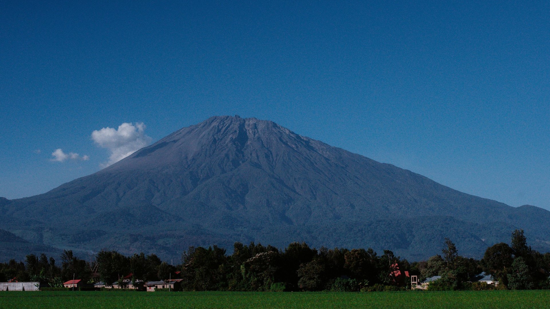 Mt Meru, Arusha Tanzania Mt Meru, Arusha Tanzania